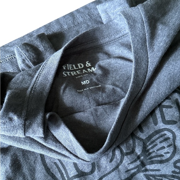 Men’s Field & Stream Charcoal Fish Graphic Tee - Picture 3 of 3